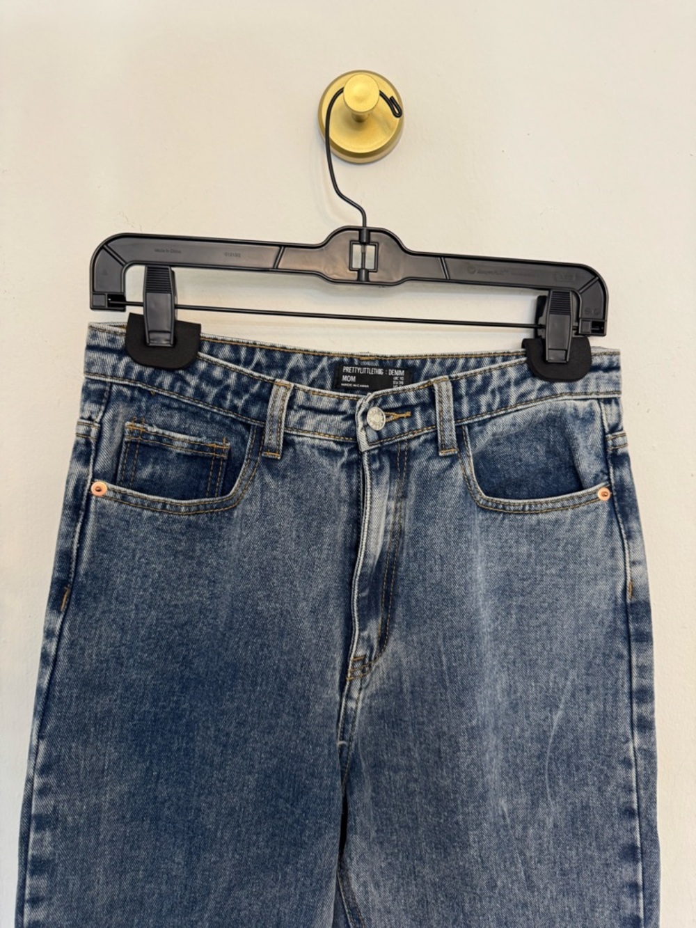 PrettyLittleThing Mom Jeans - Picture 2 of 5